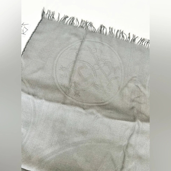 NWT HERMES Cashmere Silk New Libris Stole Shawl Gray Flanelle 210cm x 75cm - Picture 3 of 8